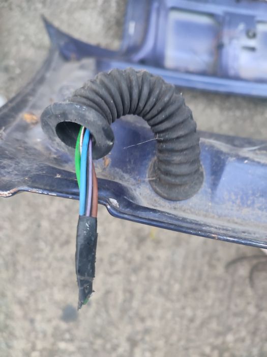 Продам двері  багажника Opel astra F