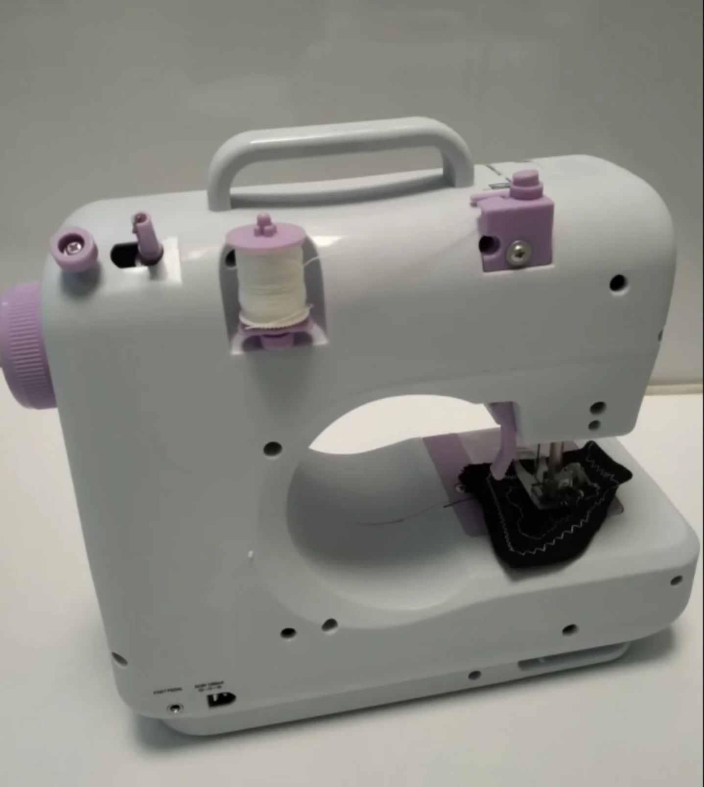 Швейная машинка Michley Sewing Machine YASM-505A Pro 12 в 1