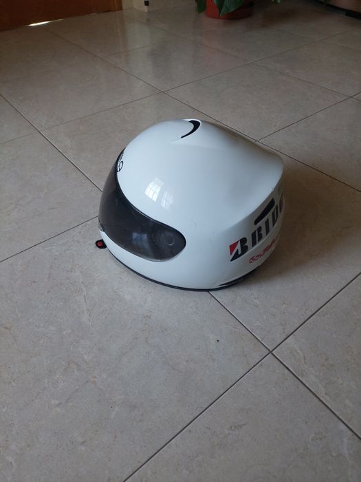 Vendo capacete tamanho M
