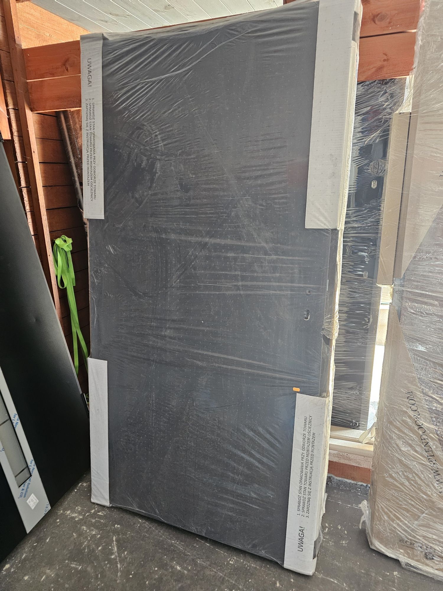 Drzwi zewnętrzne nowe 110 x 210 czarne i amtracyt
