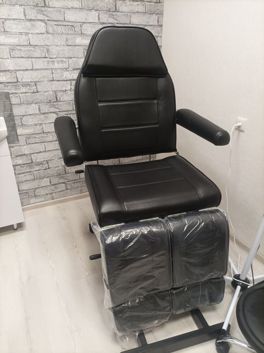 Терміново!!!  Продається механічне крісло для педікюра та для масажа