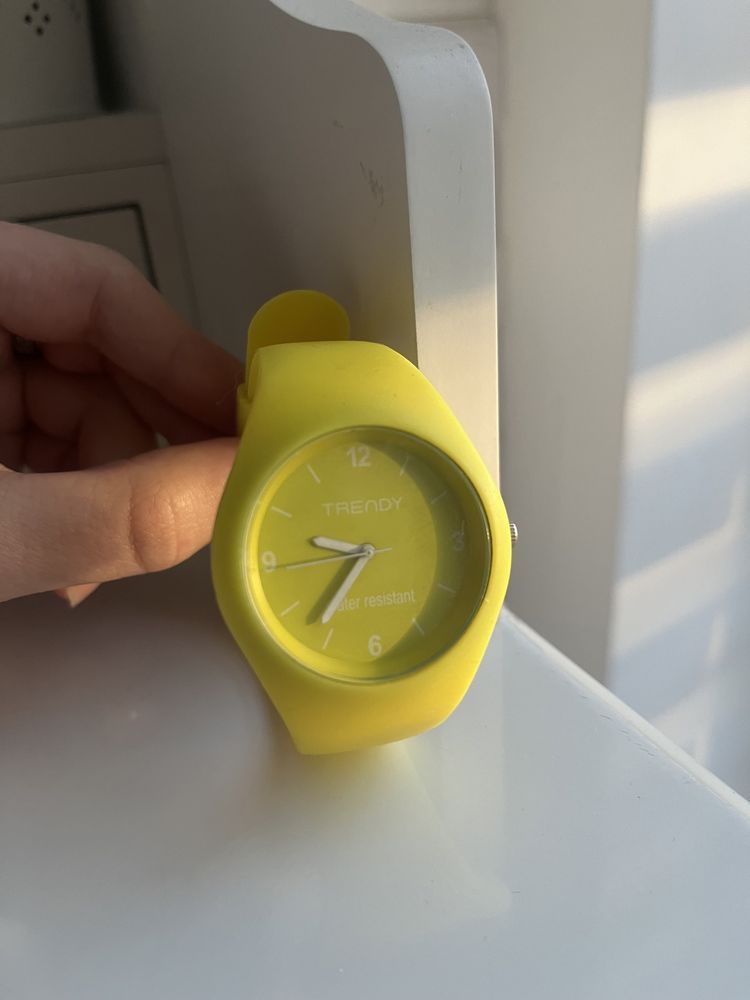Żółty zegarek silikonowy