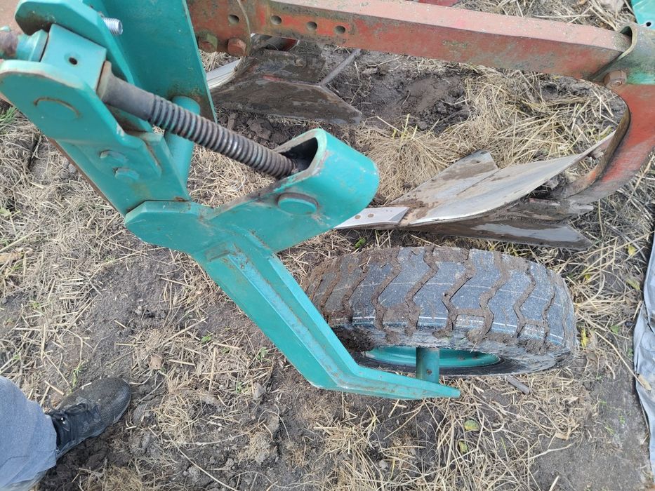 PILNIE Sprzedam pług 4 skibowy KVERNELAND