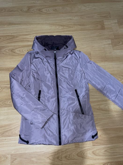 Курточка жіноча.