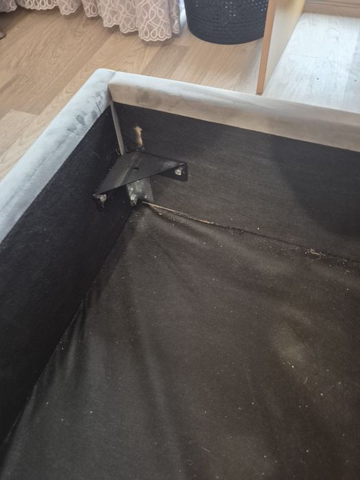 Łóżko ze schowkiem, z materacem
Na sprzedaż oferuję