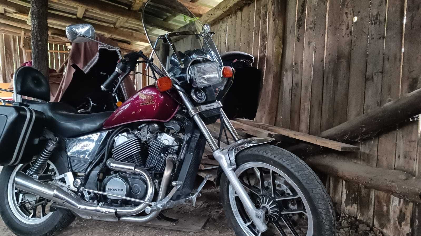 Honda Shadow VT500C