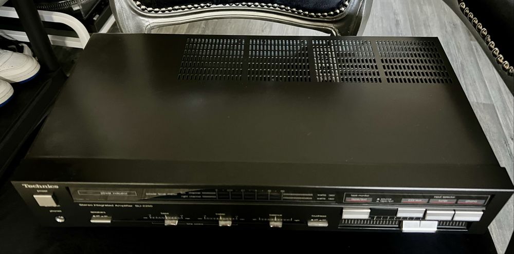 Technics SU-Z250 wzmacniacz