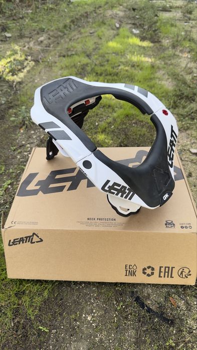 Leatt Brace 5.5 branco cervical