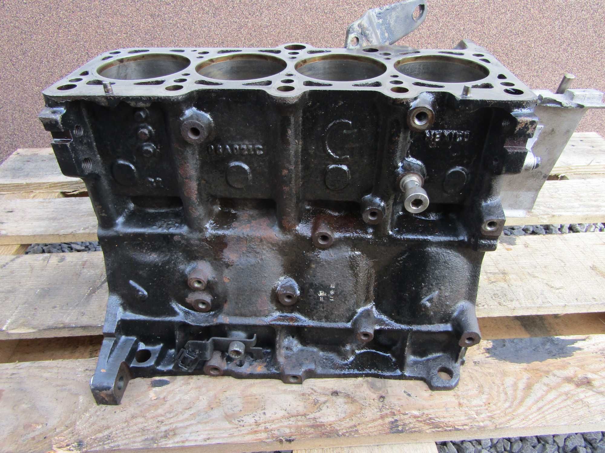 Vw Golf IV Bora Leon 1.8 T Turbo blok silnika silnik AUM