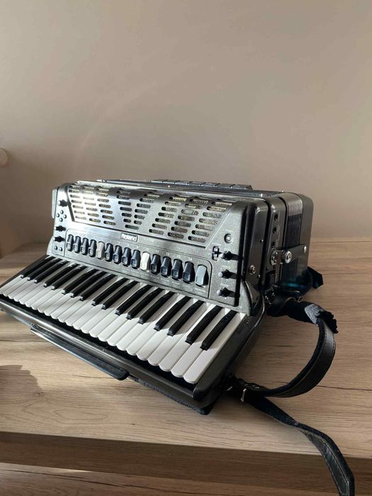 Roland Fr 7 akordeon cyfrowy