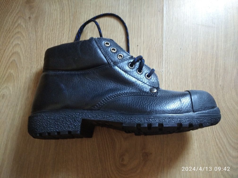 ButY robocze.Herkules.r.44.S2