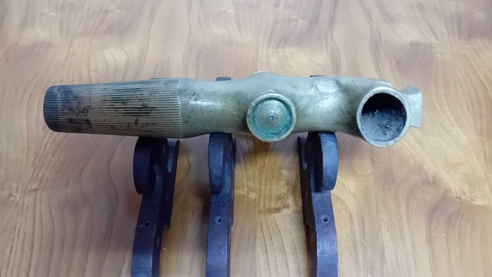 Vendo torneira gigante em latão