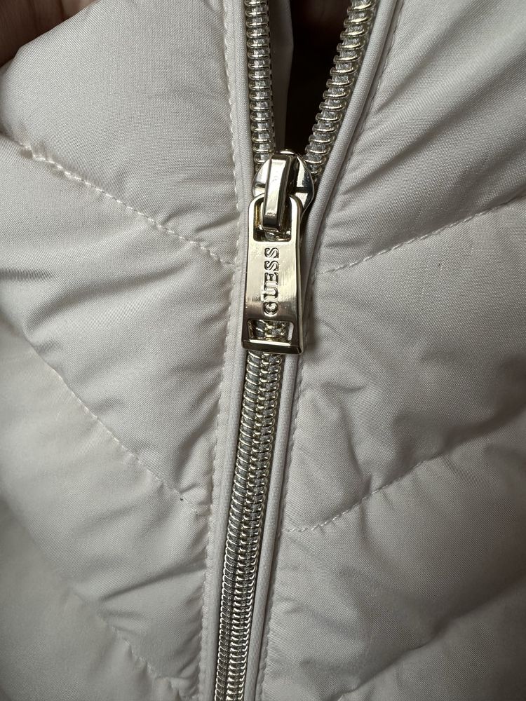 Куртка Guess жіноча молочна