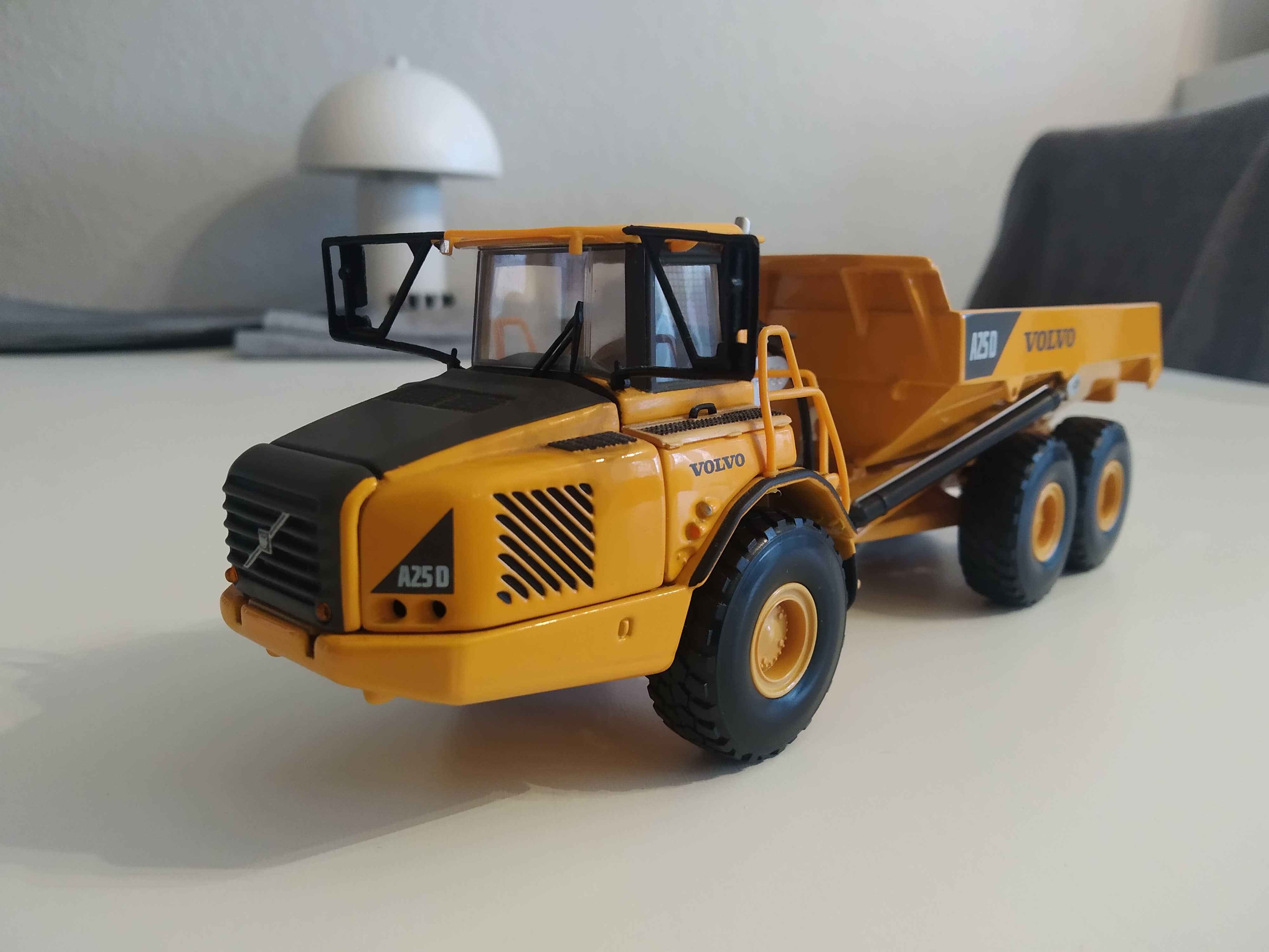 Wozidło ziemiowóz VOLVO 1:50