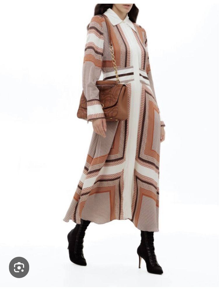 Сукня Massimo dutti.