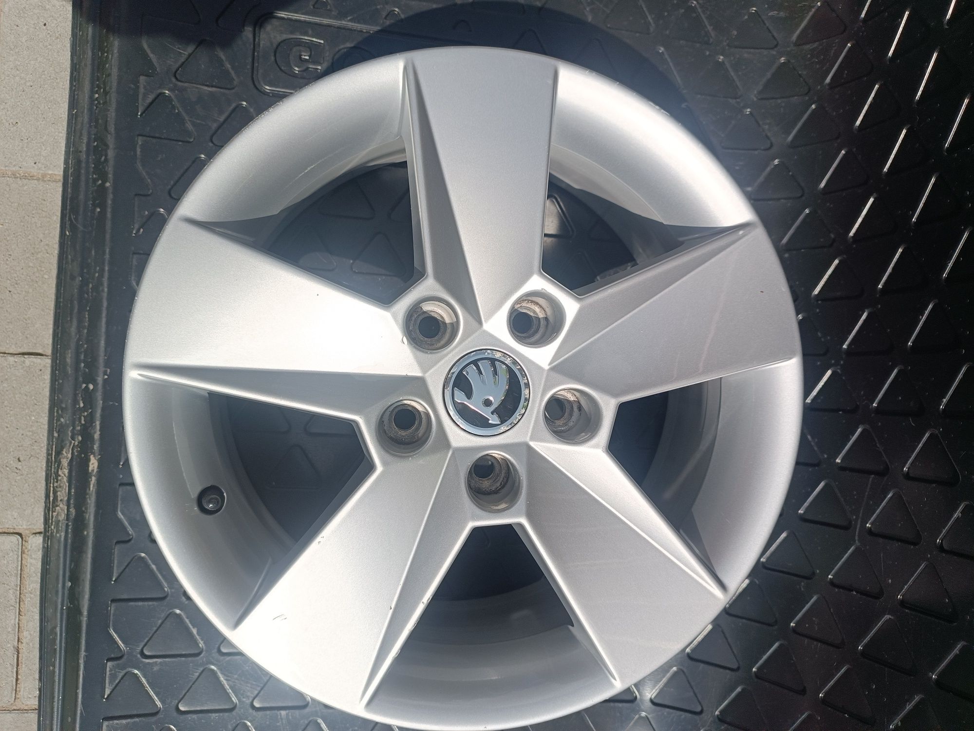 Оригінальні диски Skoda, VW, Audi 5/112 R16