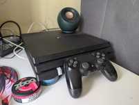 PS4 Pro 1TB + gry
