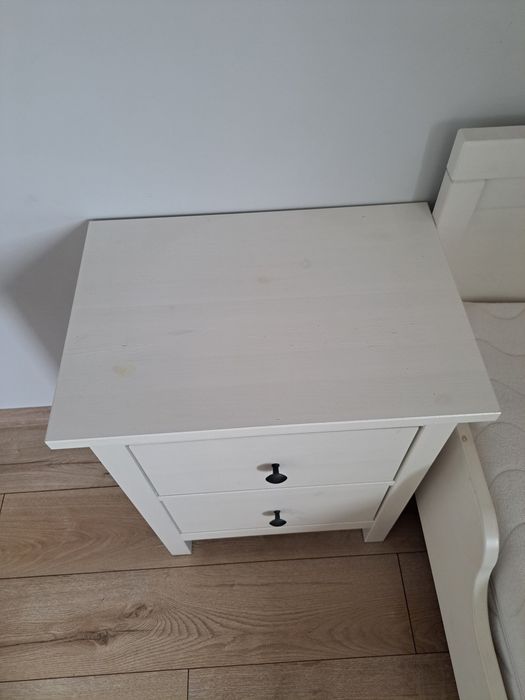 Zestaw: łóżko, materac, szafka nocna