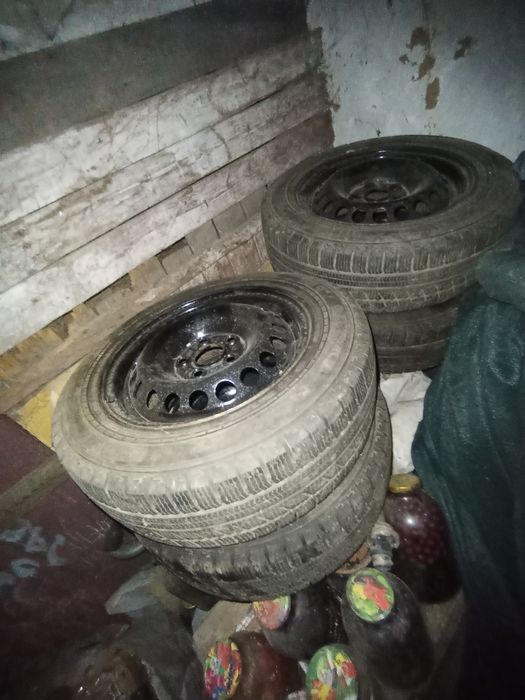 Диски с резиной 205/65/r16 всесезонка.