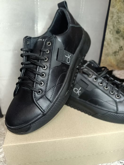 Продам кросівки чоловічі