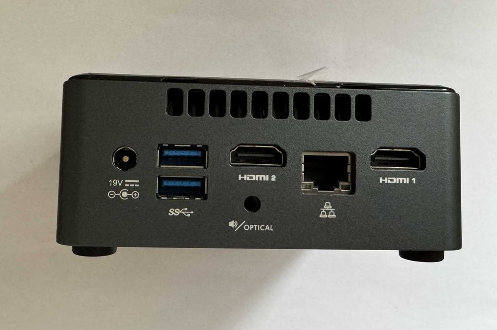 Intel NUC 7 Essential Kit NUC7PJYH. Працює від повербанка