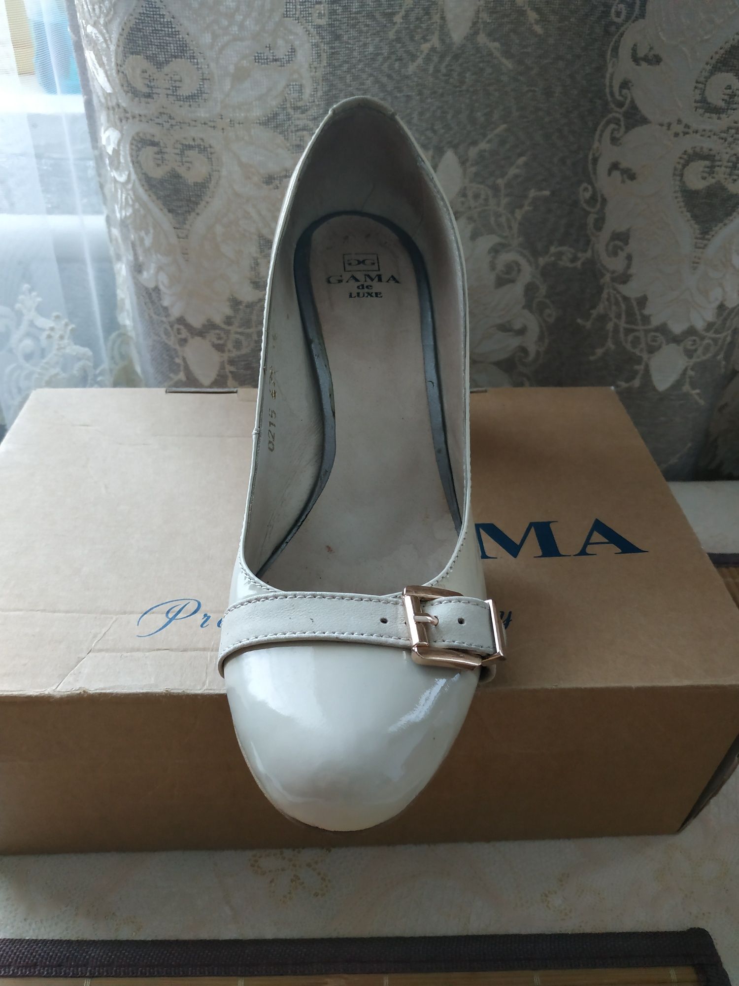 Продам женские туфли Gama