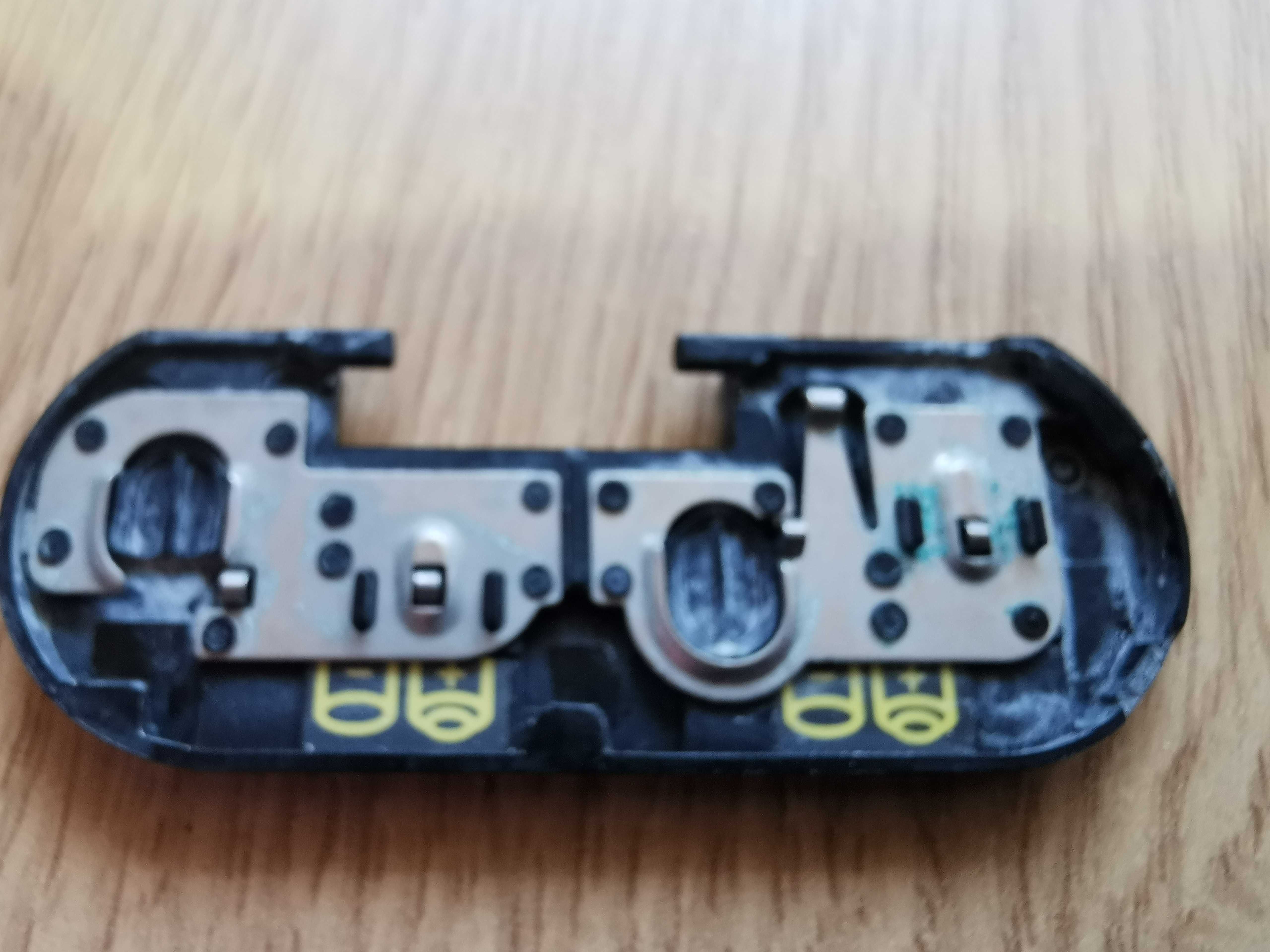 Sprzedam konica minolta z3 uszkodzona klapka bateri sprawny+etui