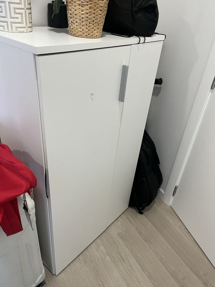 Sapateira branca Conforama