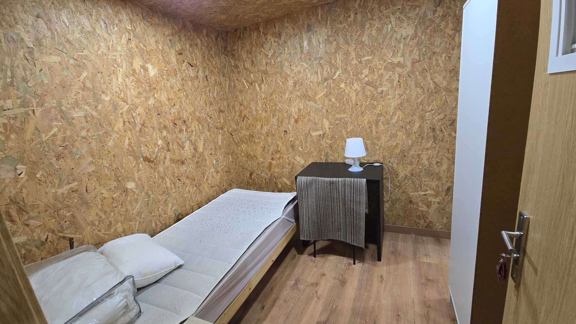 Quarto só homens c/ wc priv. não fumadores tudo incluído 10mnt Lisboa
