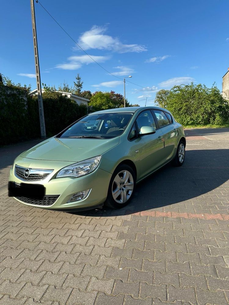 Opel astra J 1.6 benzyna