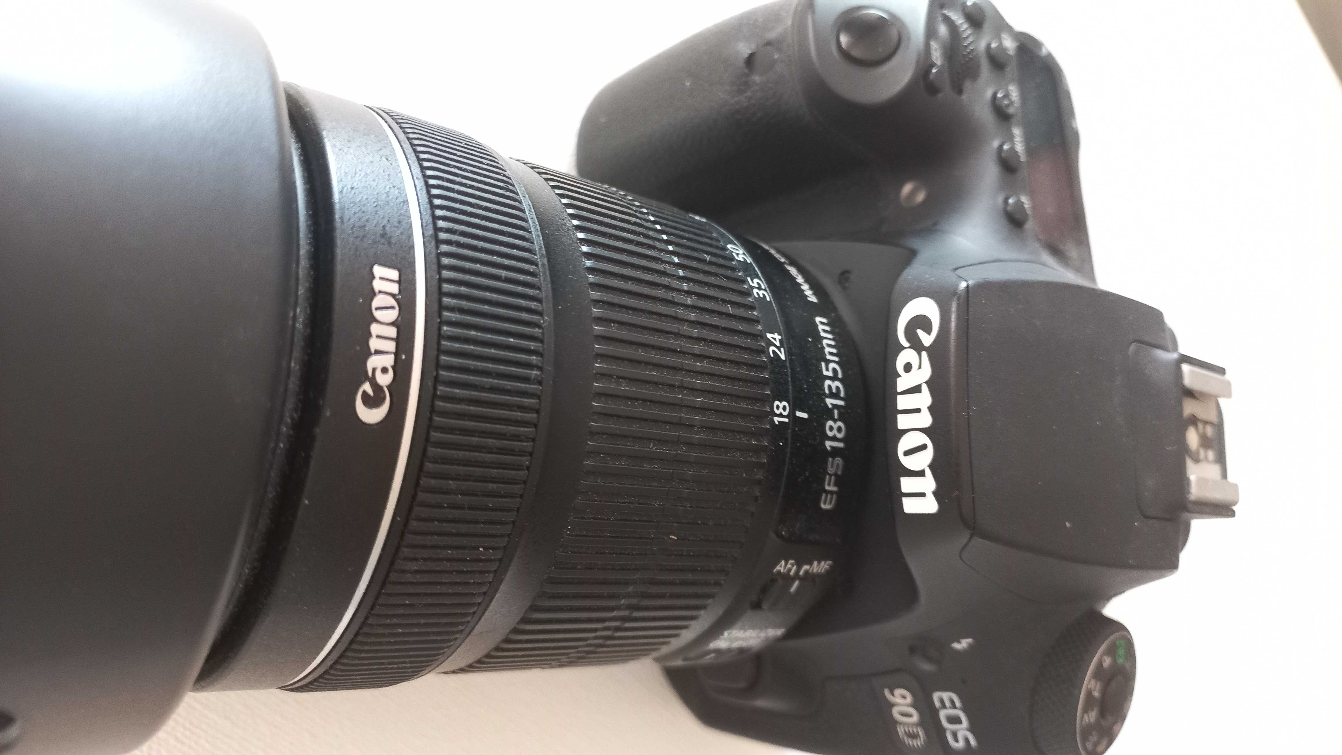 Canon EOS 90D / объектив EF-S 18-135 IS USM / отличное состояние