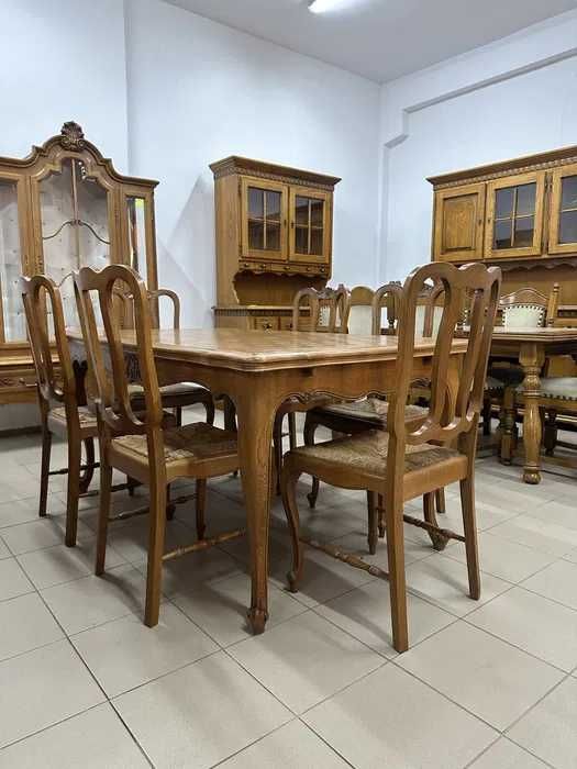 Stół i krzesła styl ludwikowski. Transport na terenie całego kraju.