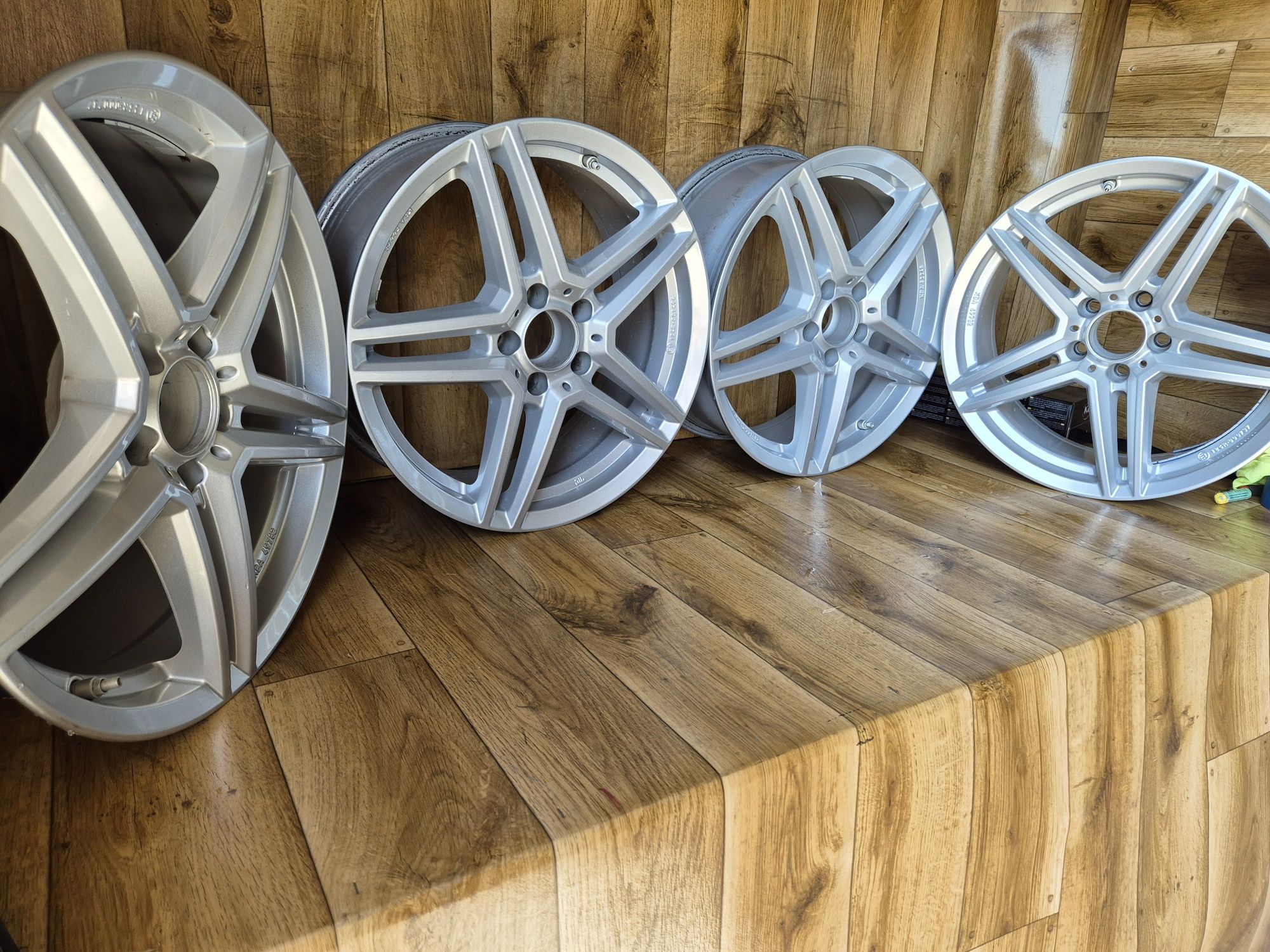 Alufelgi Uniwheels 18cali 5x112 et44 i et48 j 7,5i8,5 dwie szerokości