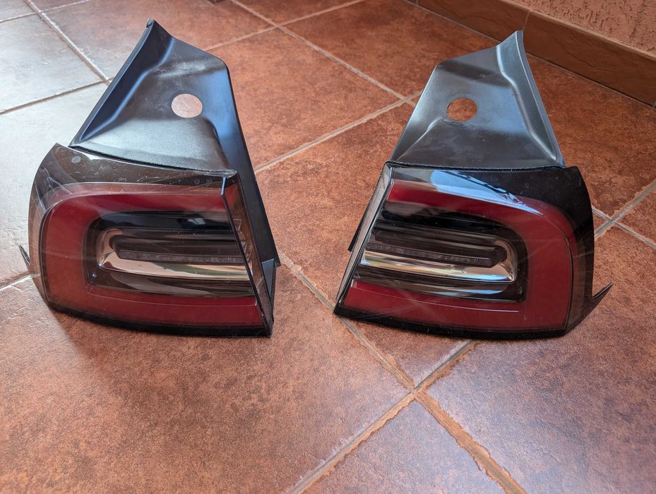 Фонари задние Tesla Model 3/Y Оригинал USA