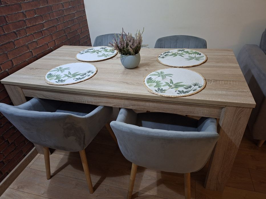 Stół 160x80, nierozkładany, stan bardzo dobry !