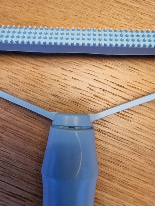 Grzebień szczotka golarka do zmechaceń ubrań