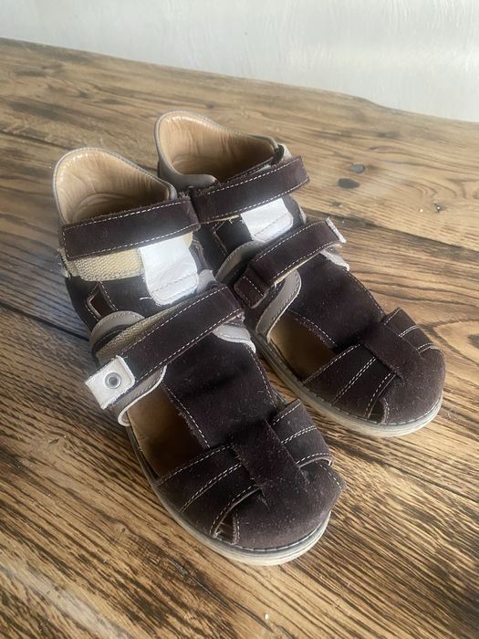 Босоніжки шкіряні