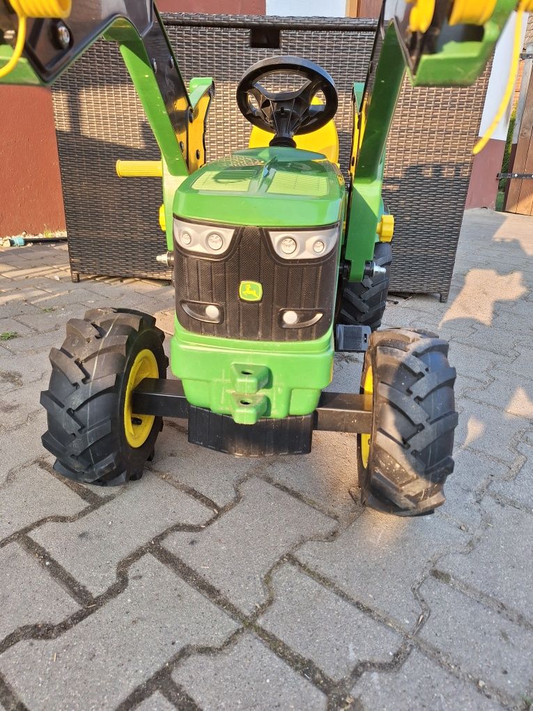Traktorek John Deere pompowane koła przyczepa zamiatarka Rolly toys
