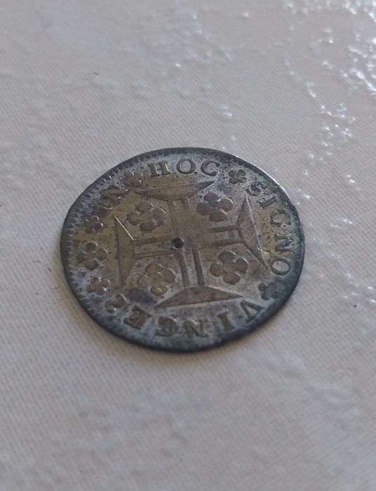 Moeda antiga portuguesa 200 reis de 1767 em prata