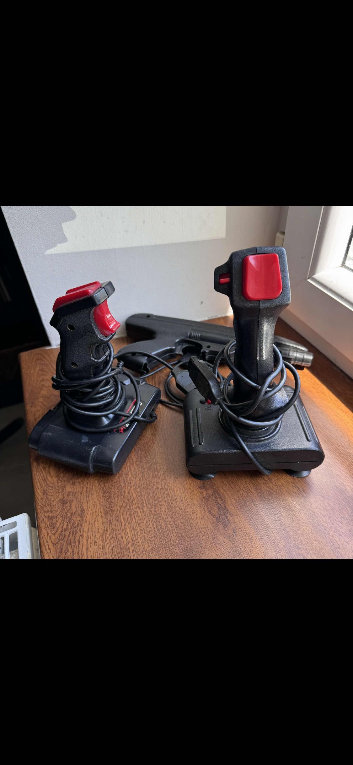 Zestaw dwóch joystick do commodore 64 unikaty
