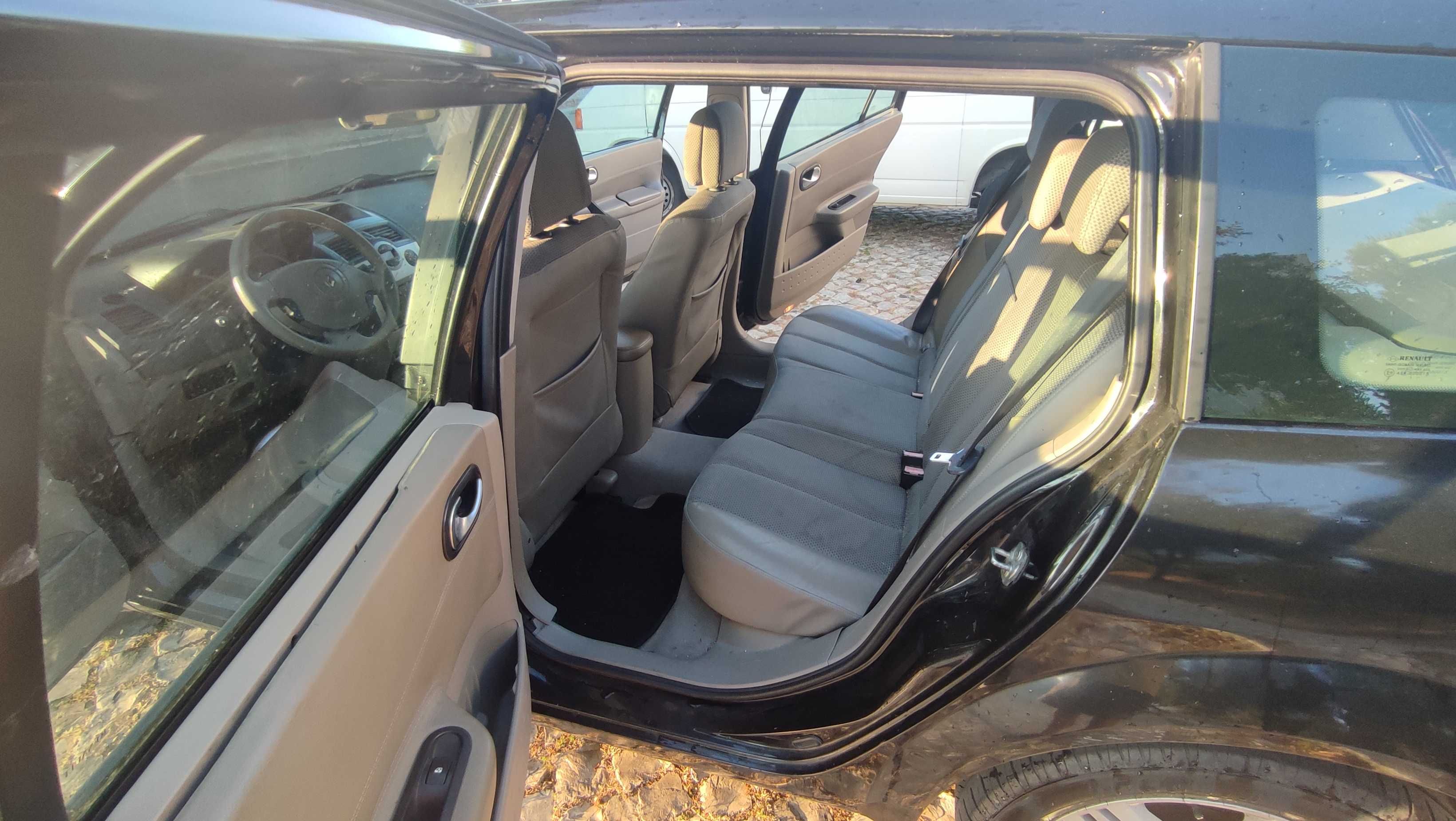 Carrinha Megane 2 1.9 DCI com avaria