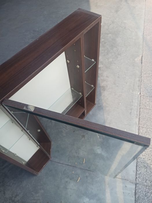 Szafka łazienkowa wiszącą stolik kawowy