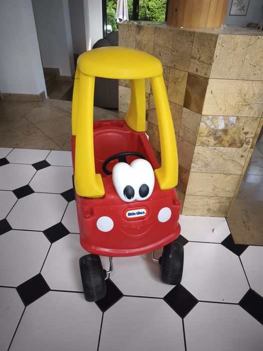 Autko cozy coupe little tikes czerwony z oczami jeździk samochód autko