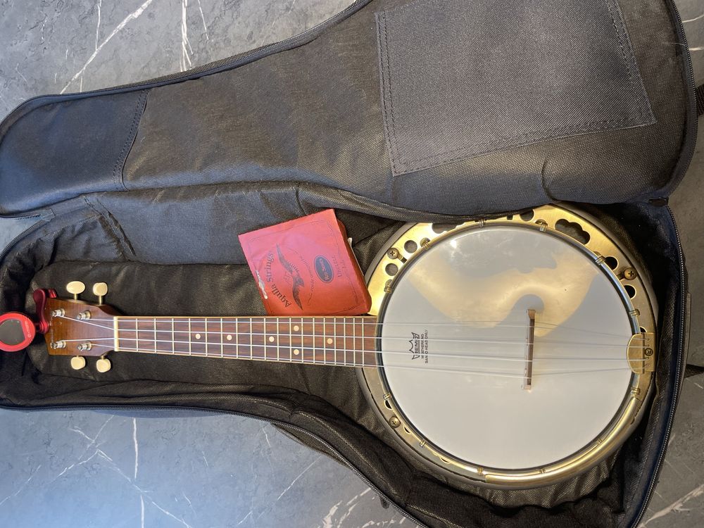 Banjolele (strojenie ukulele) i dodatki