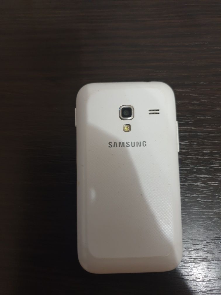 Телефон Samsung GT-S7500