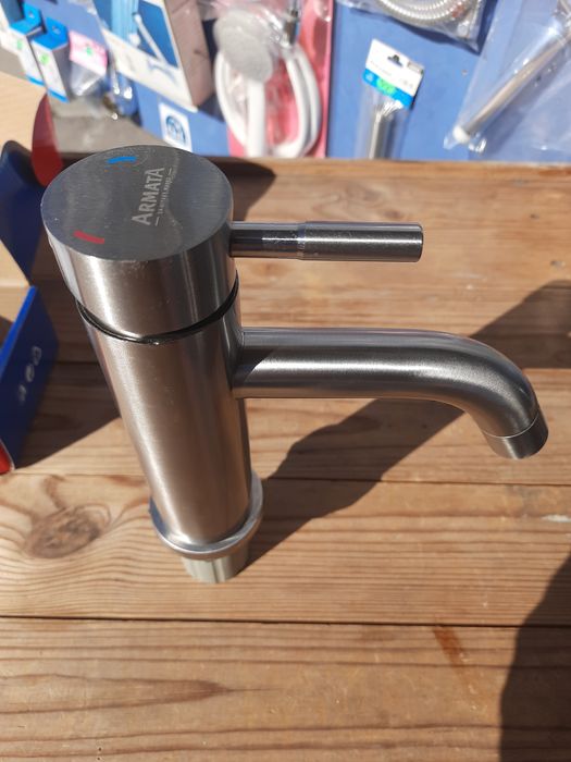 АКЦИЯ!НЕРЖАВЕЙКА!Продам смеситель на умывальник NEO-001