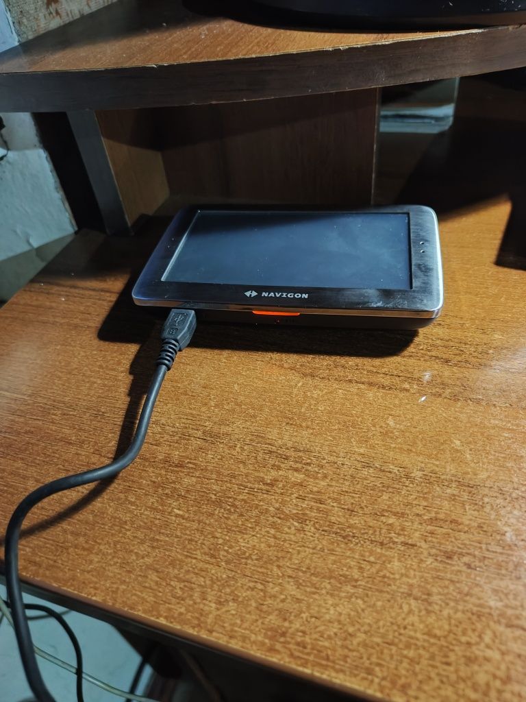 Навигатор NAVIGON 8110