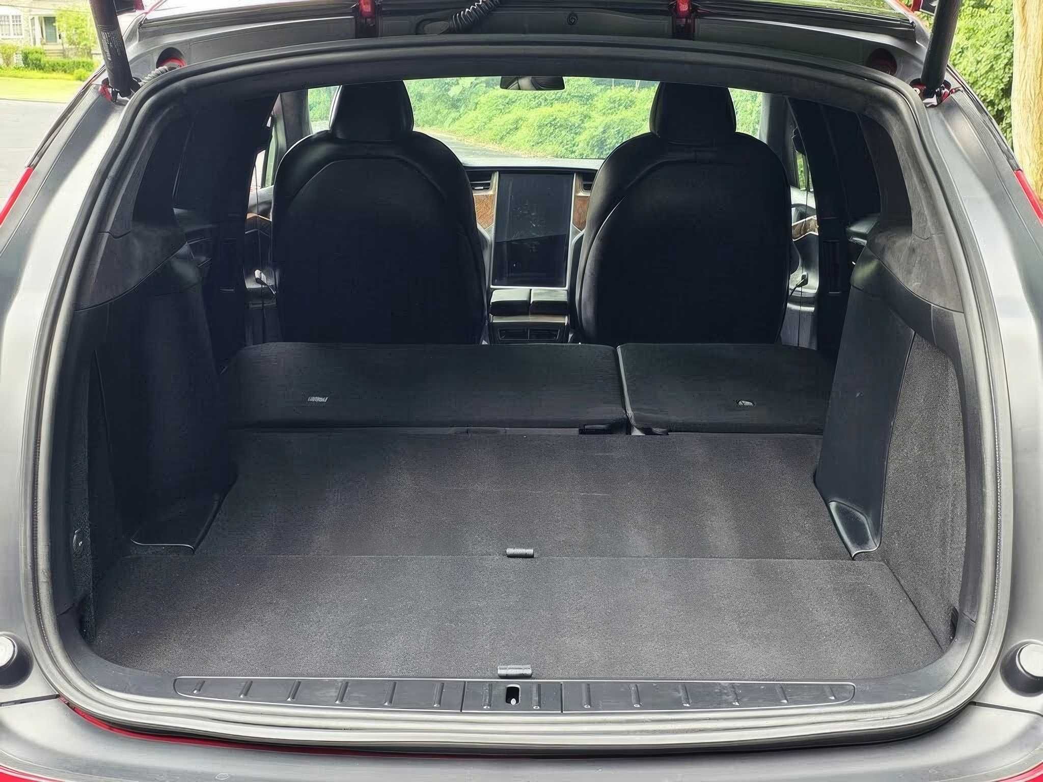 Tesla Model X 2020