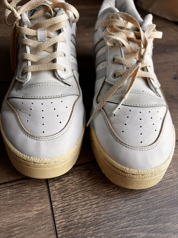 Кросівки adidas rivalry low , rivarly low , 44,5 розмір , 10/5 us