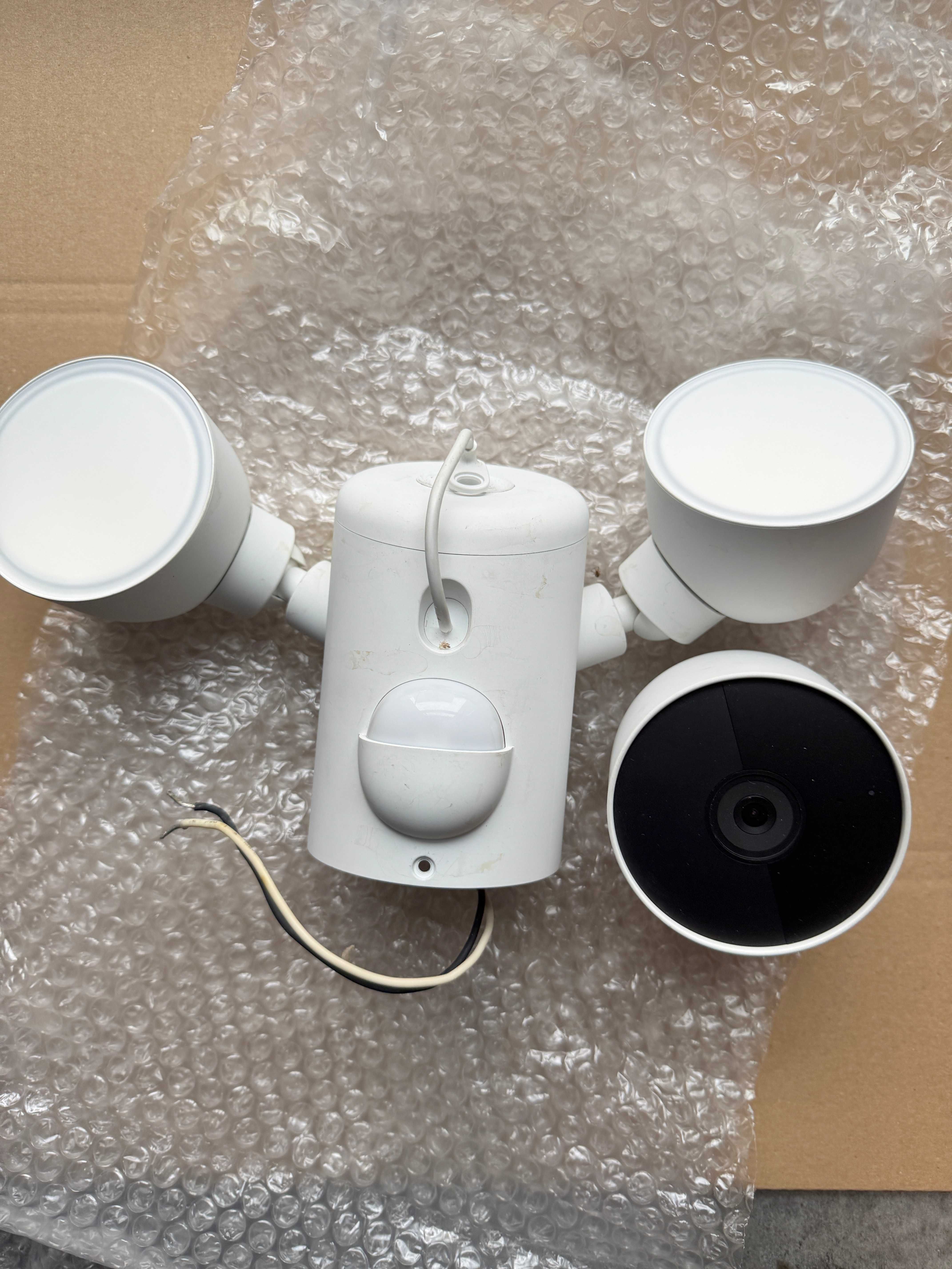 GOOGLE Nest Cam z Reflektorem Zewnętrzna Inteligentna Kamera.